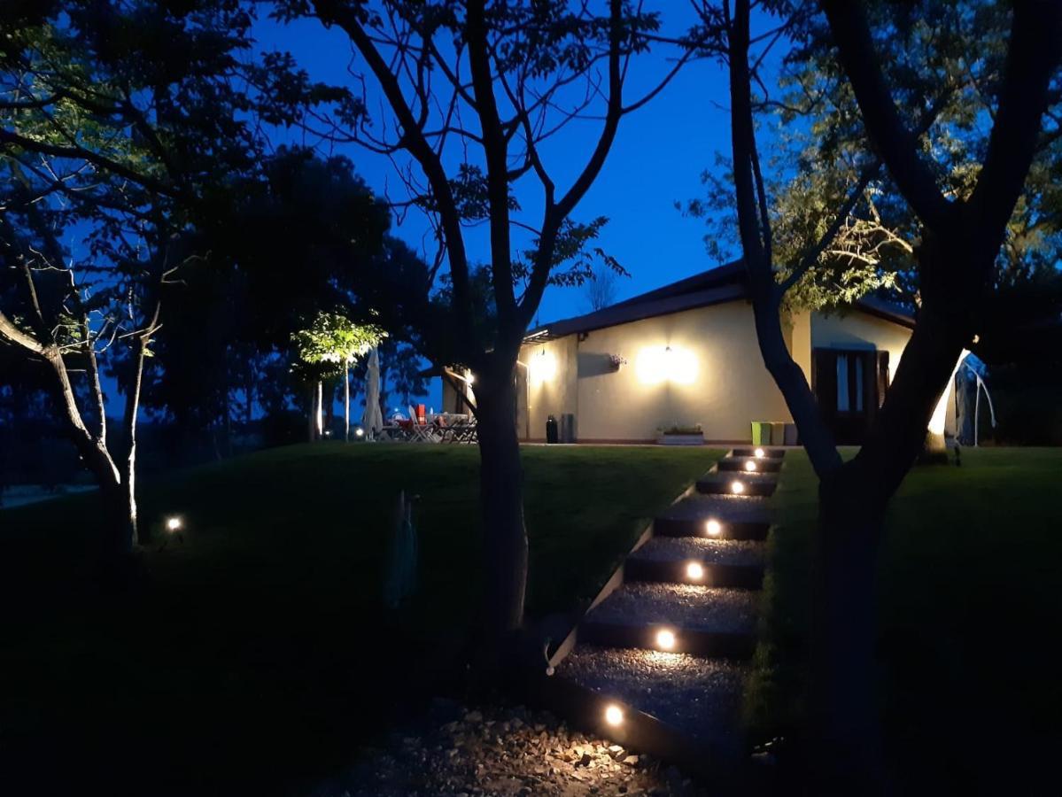 Agriturismo La Sorgente 方特布兰达 外观 照片