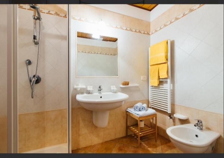 Agriturismo La Sorgente 方特布兰达 外观 照片