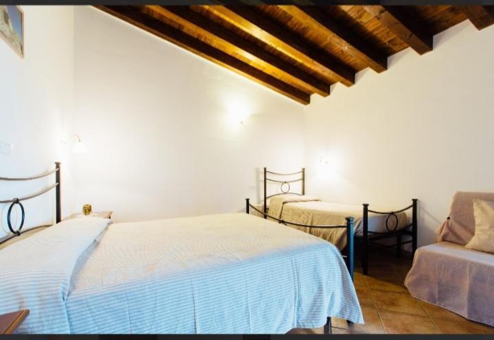 Agriturismo La Sorgente 方特布兰达 外观 照片